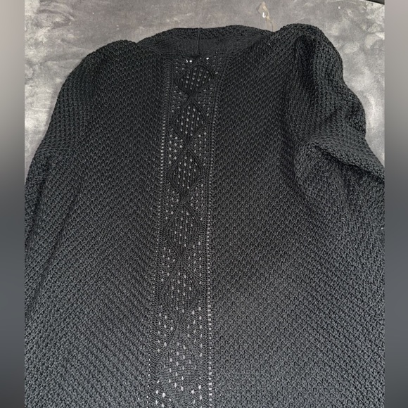 Maurices long cardigan goes to about top of calf on 5’7 height size Large - Picture 4 of 4